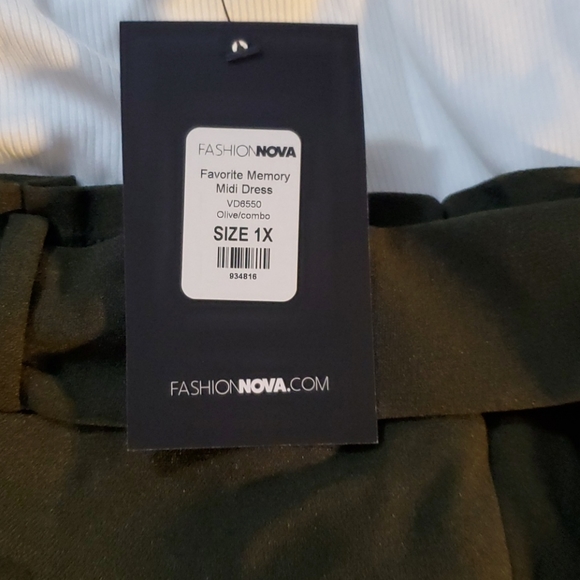 Dress - Picture 3 of 4